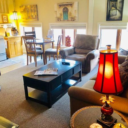 Galena Penthouse Overlooking Main Street With Free Off Street Parking Exterior foto