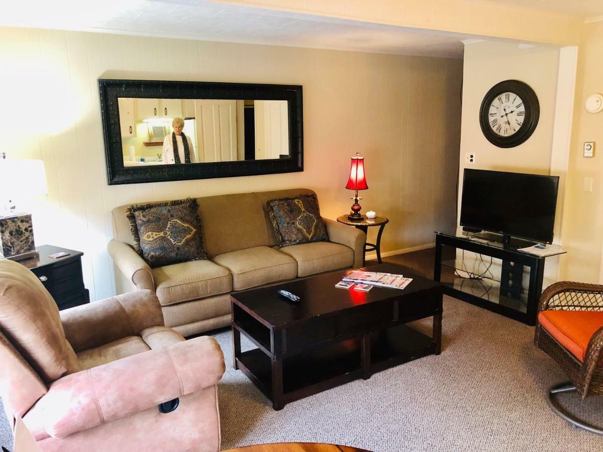 Galena Penthouse Overlooking Main Street With Free Off Street Parking Exterior foto