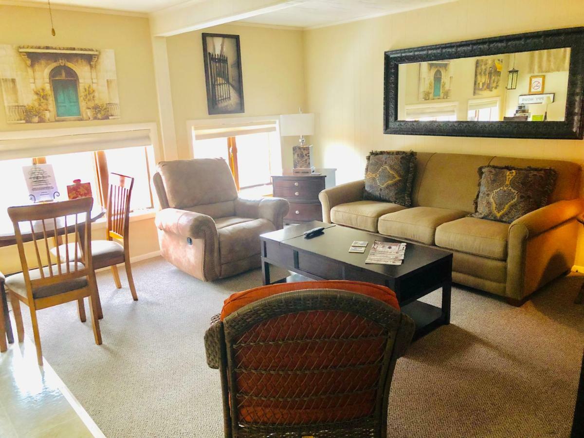 Galena Penthouse Overlooking Main Street With Free Off Street Parking Exterior foto